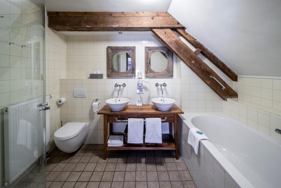 Toilet, Bathroom, Bath, towels