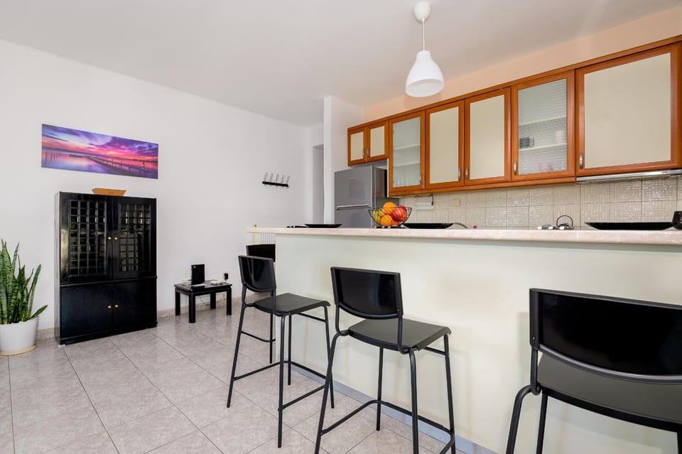 Kitchen or kitchenette, Dining area, internet