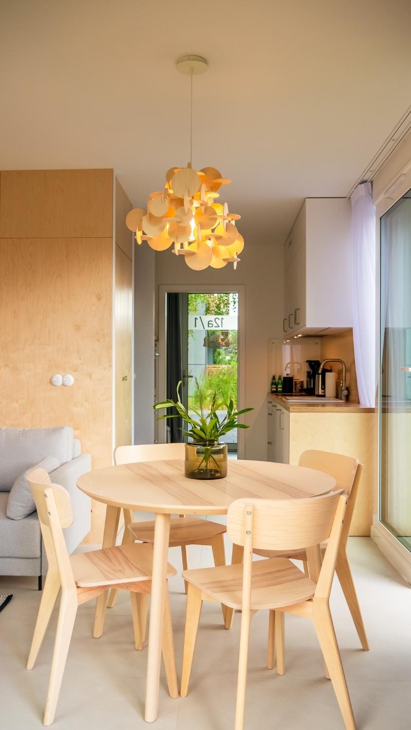 Kitchen or kitchenette, Living room, Seating area, Dining area