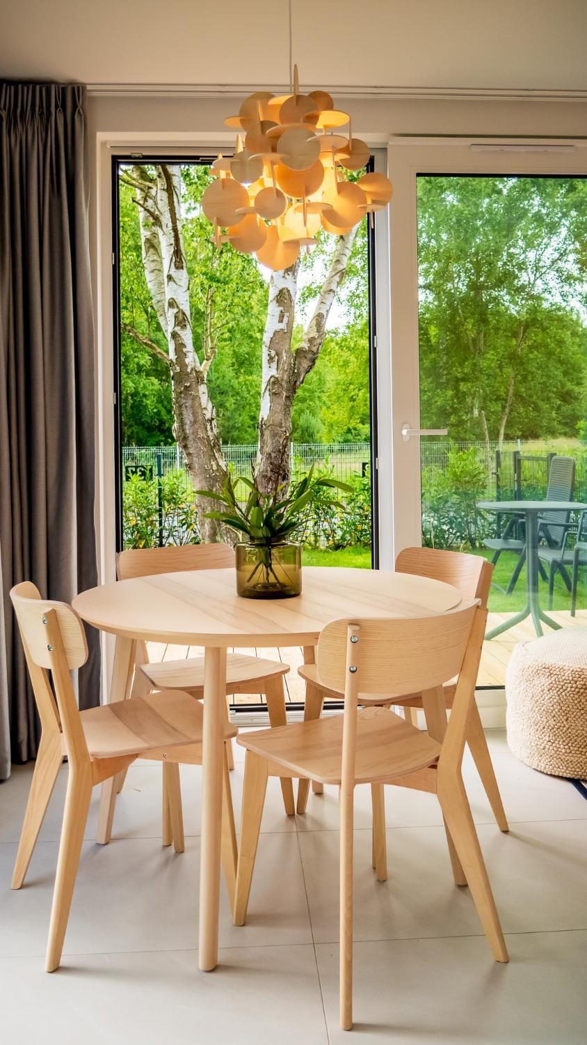 Patio, Garden, View (from property/room), Living room, Seating area, Dining area, Garden view