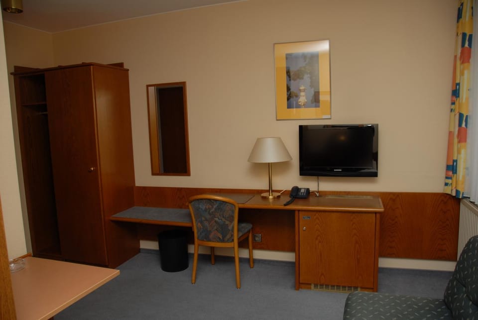 TV and multimedia, wardrobe