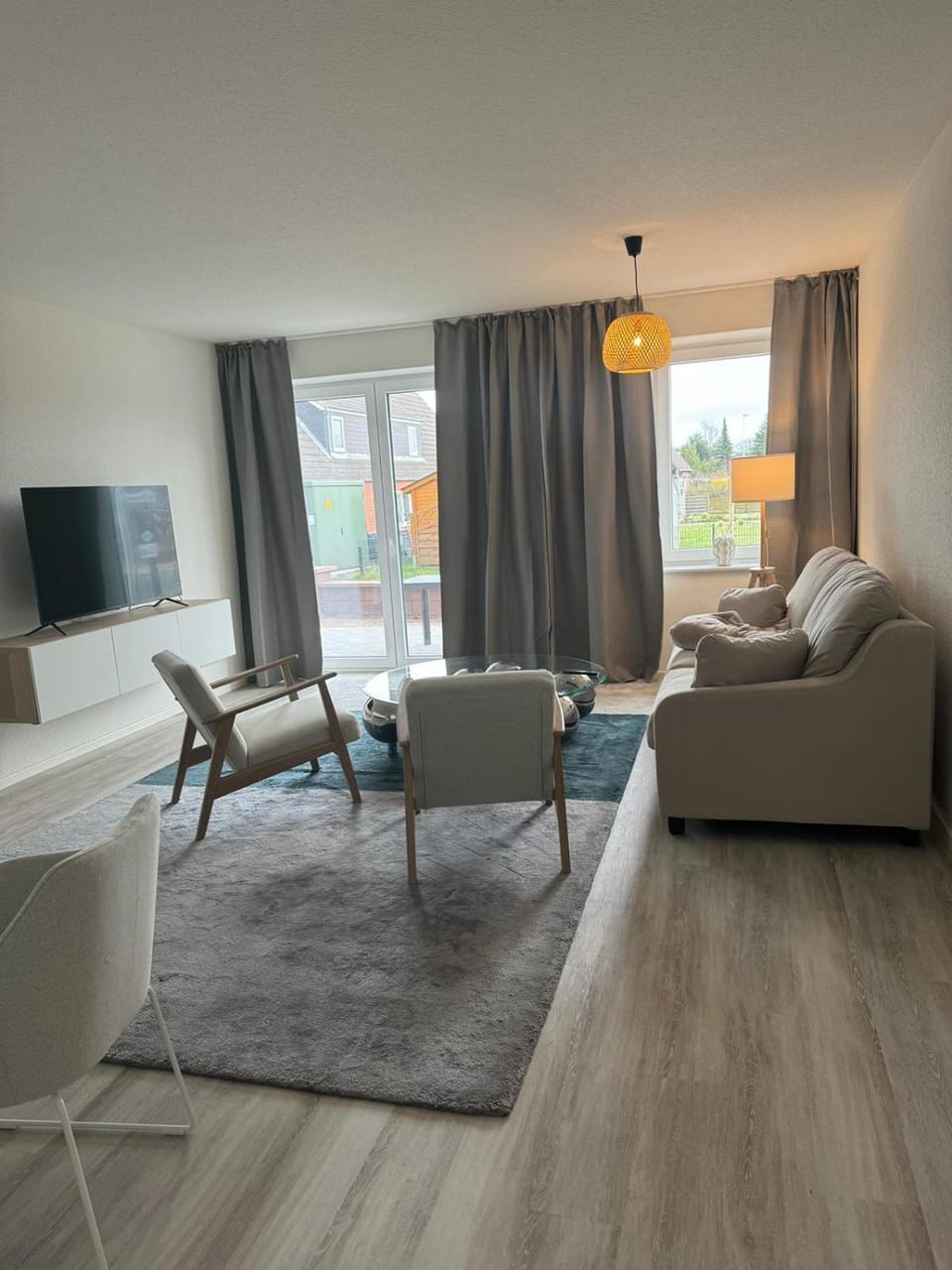 Communal lounge/ TV room, TV and multimedia, Living room, Seating area