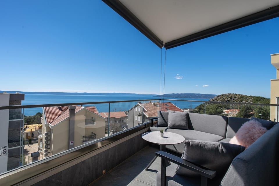 Day, Balcony/Terrace, Seating area