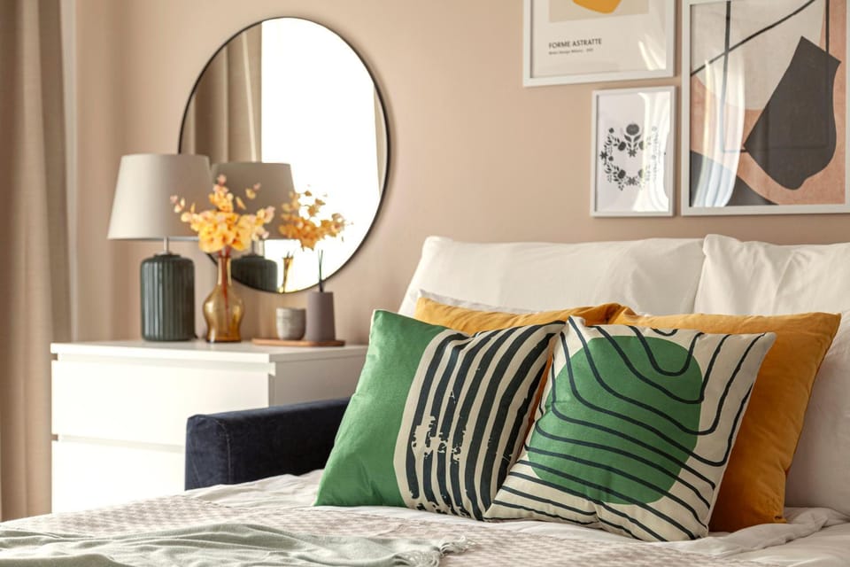 Bed, Decorative detail, Seating area