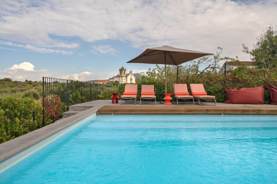 Natural landscape, Balcony/Terrace, Landmark view, Mountain view, Pool view, Swimming pool, sunbed