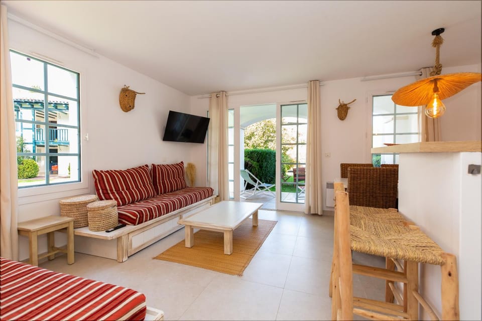 Domaine de Bordaberry - Jardin & superbe piscine Apartment in Urrugne