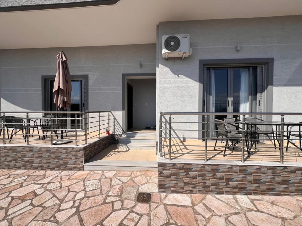 Property building, Patio, Day