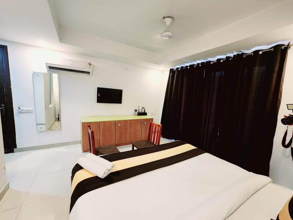 Bed, TV and multimedia