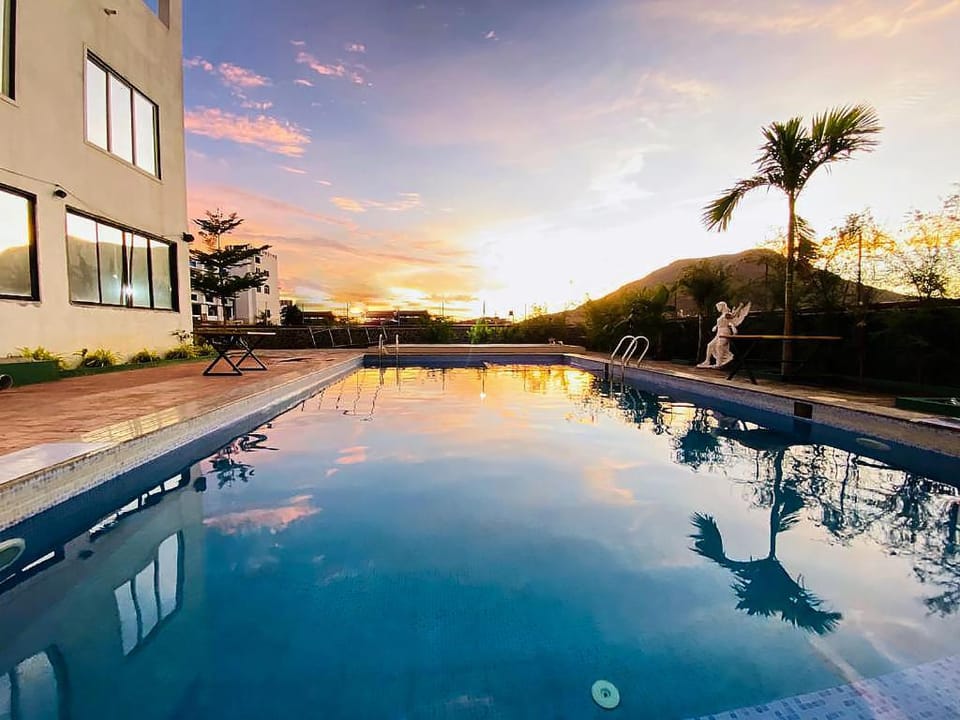 Swimming pool