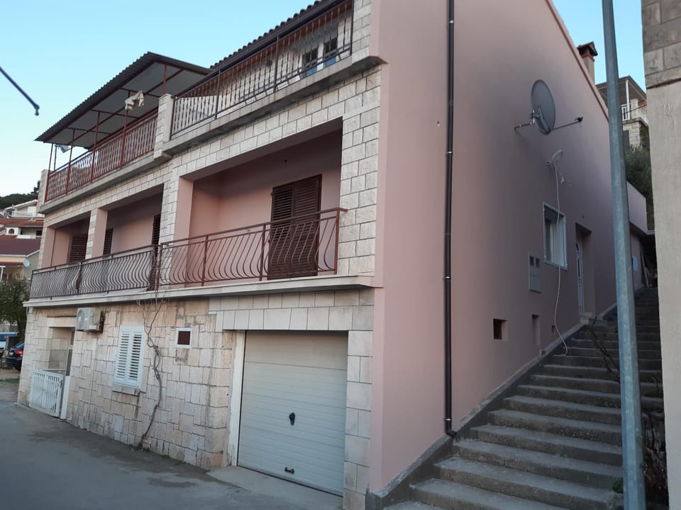 Property building, Street view