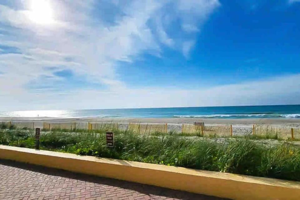 Oceanfront. Ground Floor. Easily Accessible. Apartment in Myrtle Beach
