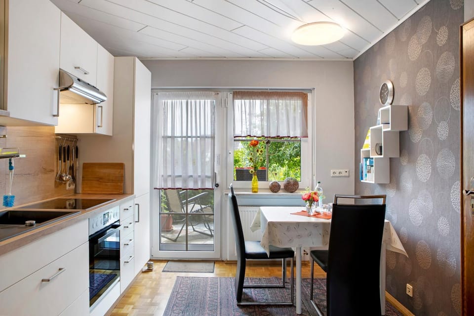 Property building, Kitchen or kitchenette, Living room