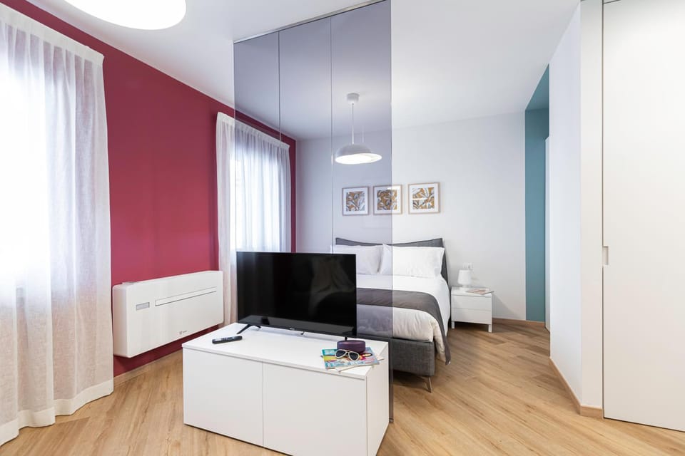 TV and multimedia, Photo of the whole room
