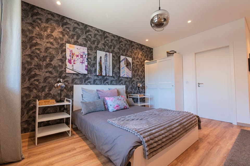 7Min to Uni Sé-Velha - AC - Work Desk - 300MBs WiFi - Suite 2 Bed and Breakfast in Coimbra