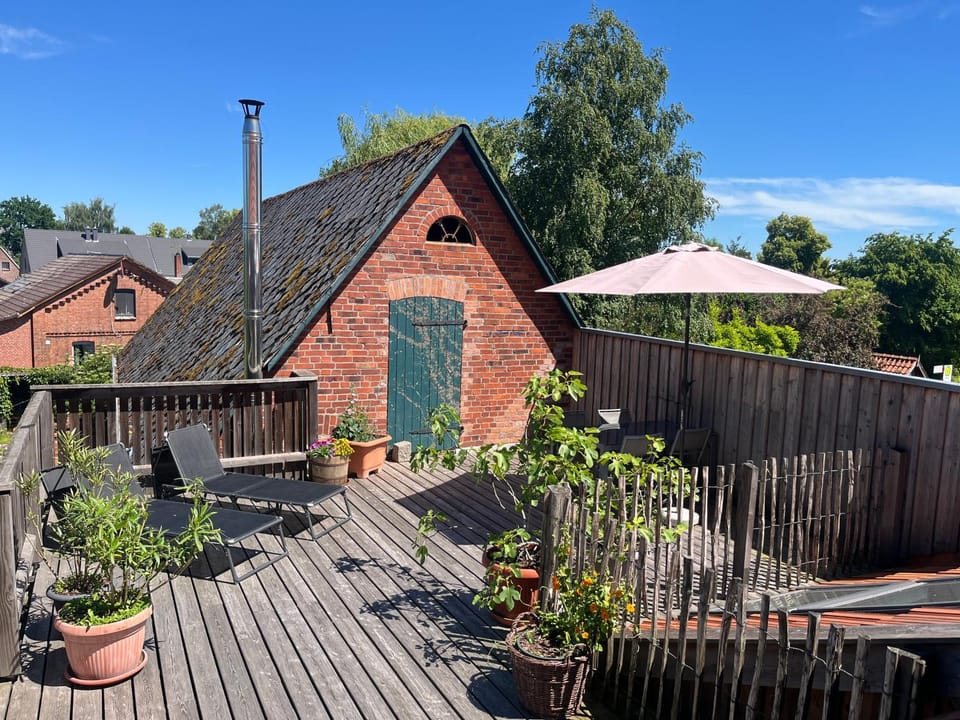 Gemütliches Schwalbennest, Resthof, Dachterrasse in Schaalseenähe Apartment in Schleswig-Holstein