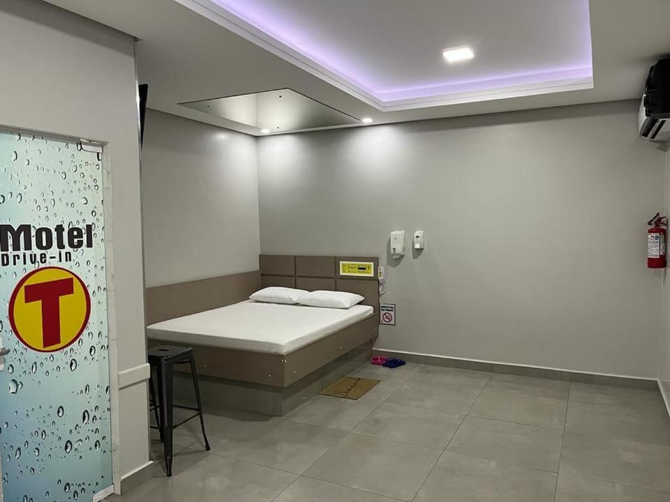 Motel Drive in T - Prolongamento da Avenida Getúlio Vargas fácil acesso ao Shopping Pátio Chapecó Hotel in Chapecó