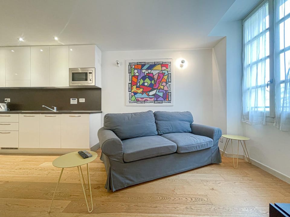 Tony Allard By Winsome Destination 3A Apartment in Cannes