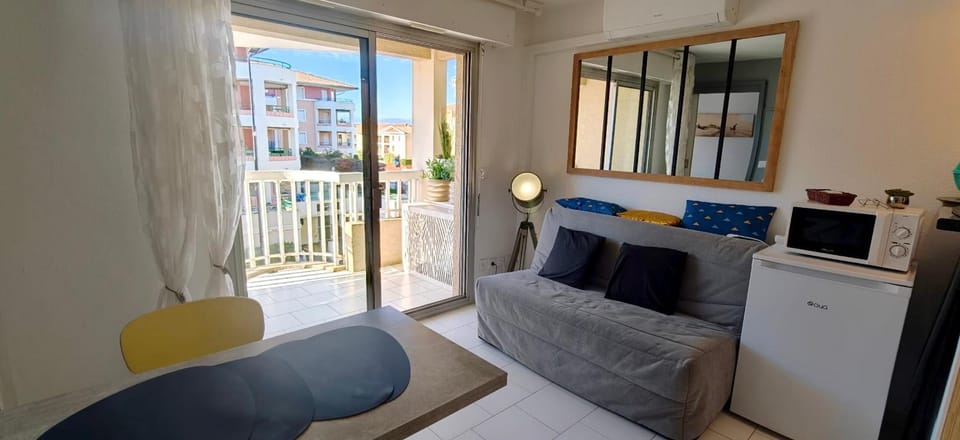 Nice appartment wbalcony Port Fréjus Apartment in Fréjus