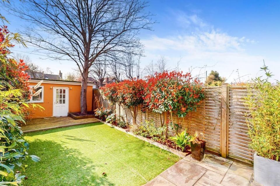 Cosy 2Bed garden flat in Wimbledon near the tube Apartment in London