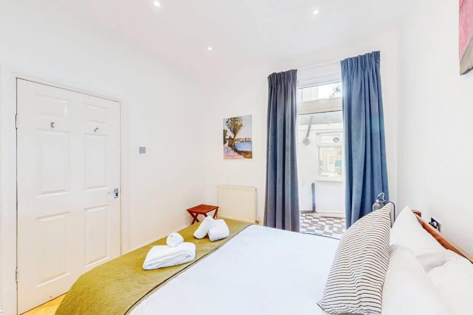 Cosy 2Bed garden flat in Wimbledon near the tube Apartment in London