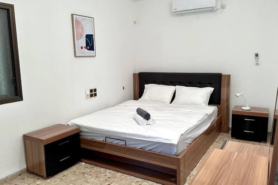 Patio Apartment with BBQ and parking Apartment in North District