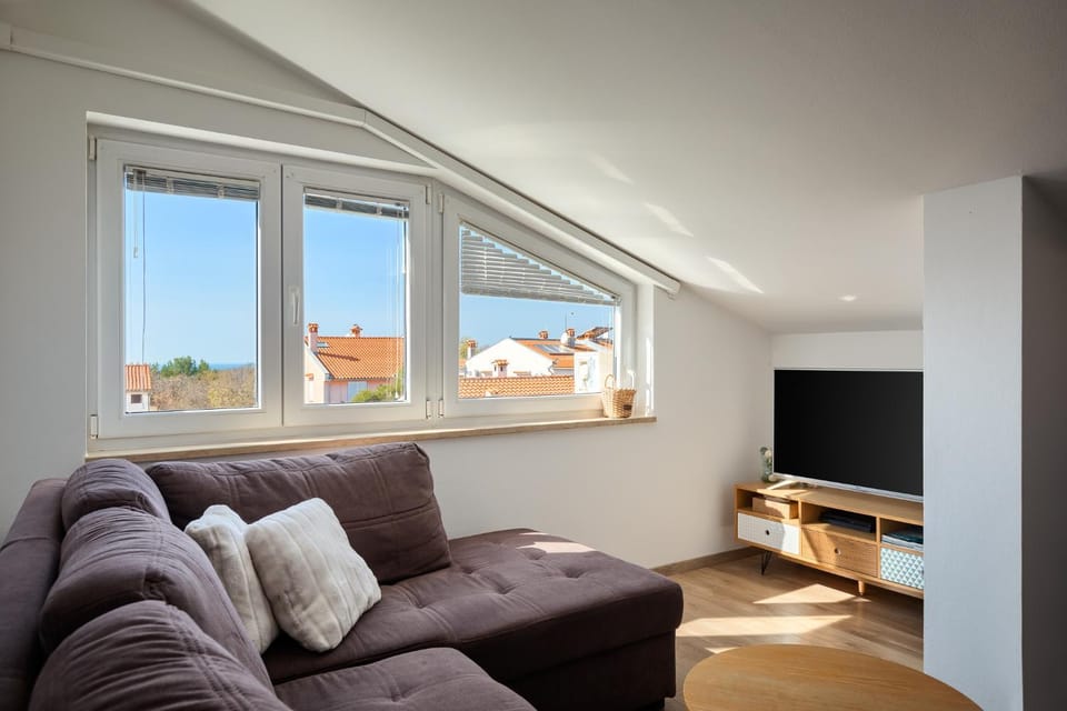 Communal lounge/ TV room, Living room, Seating area
