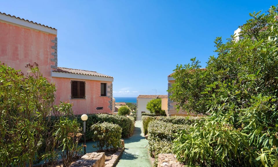 Property building, Facade/entrance, View (from property/room)