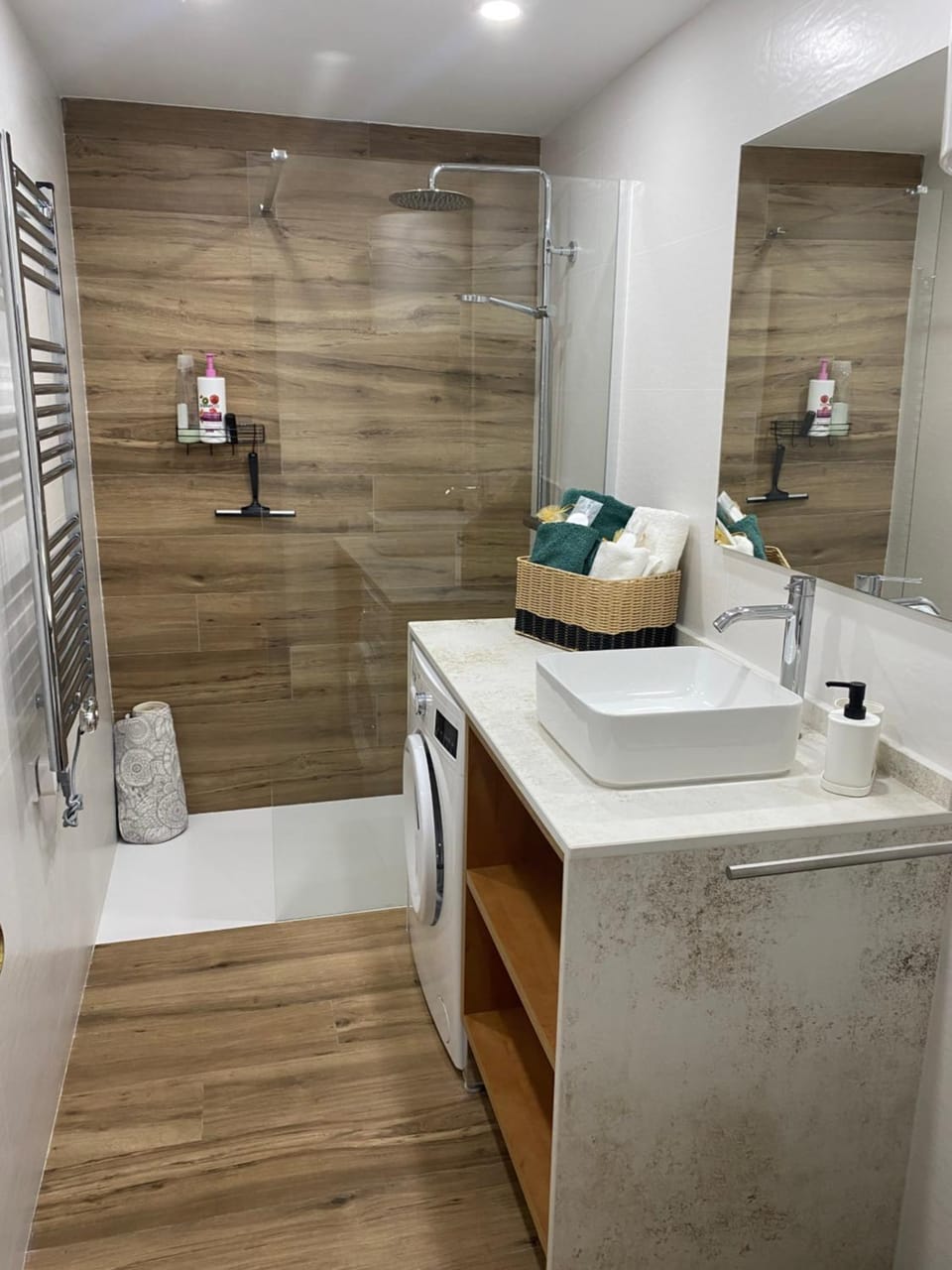 Shower, Bathroom, towels