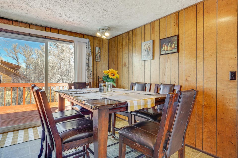 Charming Elk Mountain Home: Hunt, Hike & Fish! House in Wyoming