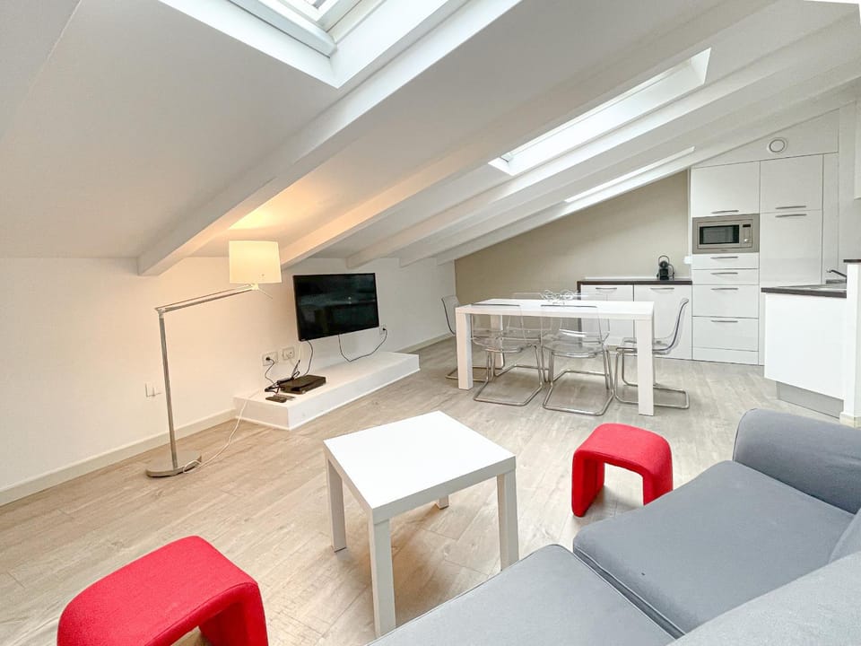 Tony Allard By Winsome Destination 4A Apartment in Cannes