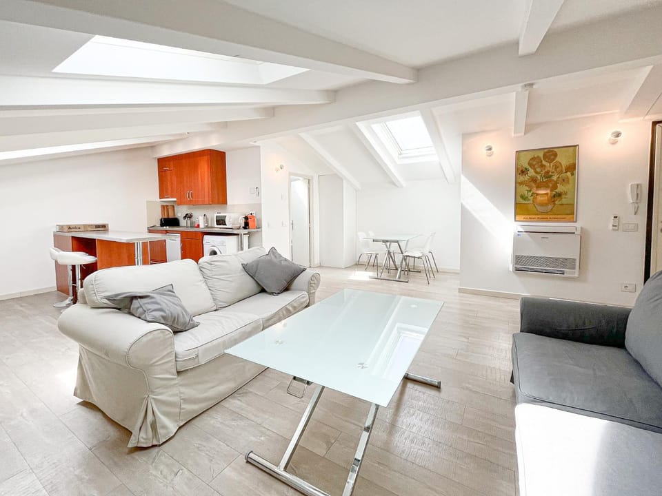 Tony Allard By Winsome Destination 4C Apartment in Cannes