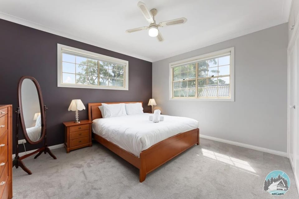 Bed, Bedroom, fireplace