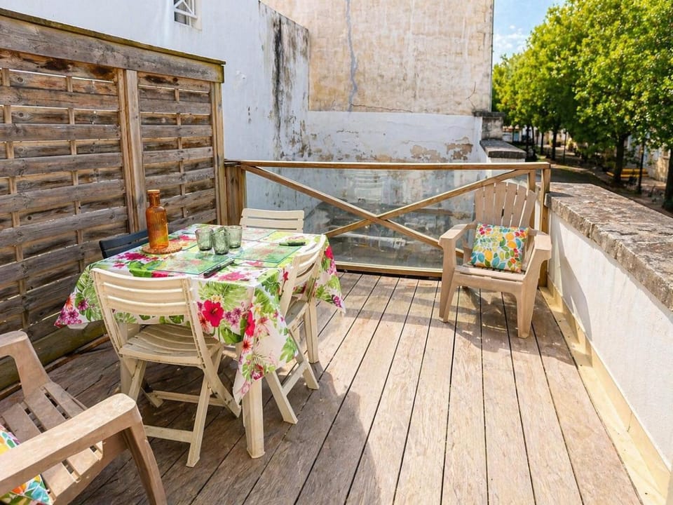 T2 avec terrasse, hyper centre La Rochelle, calme, tout à pied Apartment in La Rochelle
