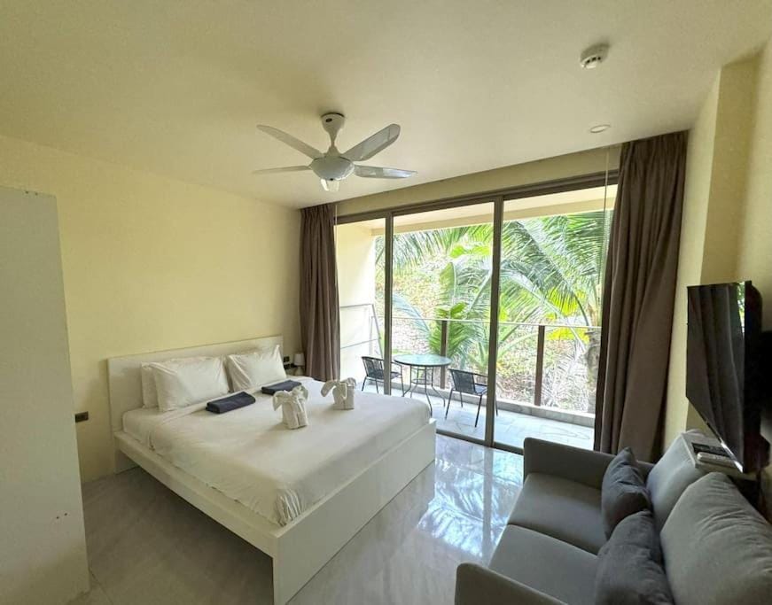 Great value! Convenient studio near Kamala beach Apartment in Kamala