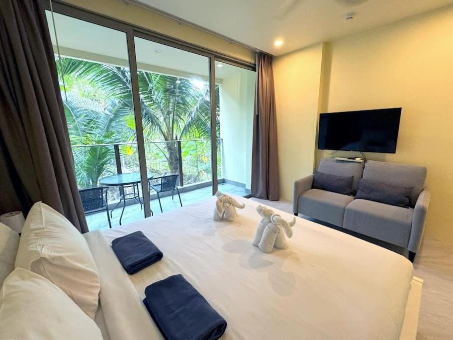 Great value! Convenient studio near Kamala beach Apartment in Kamala