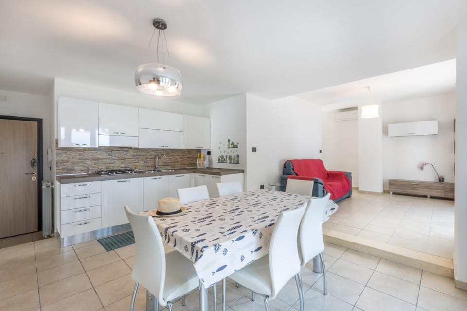 Kitchen or kitchenette, Living room, Seating area