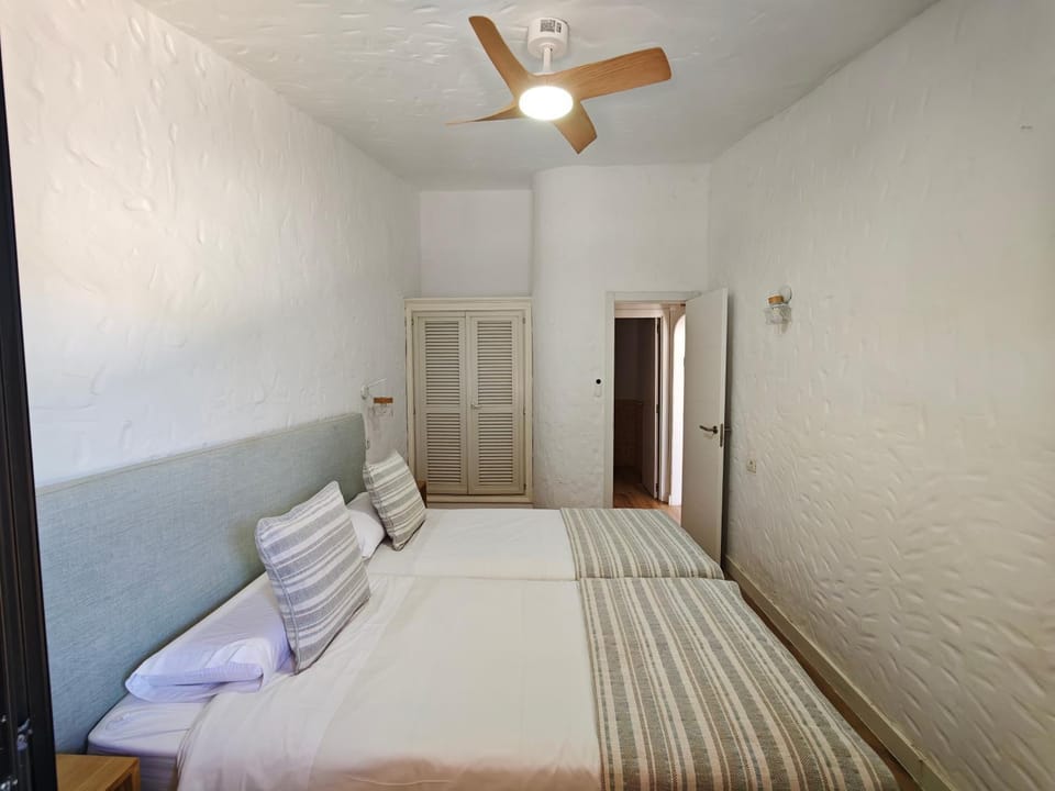 Bungalow con jardín privado junto al Yumbo Apartment in Maspalomas