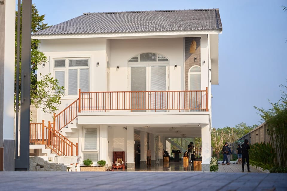 Property building, Day, People, View (from property/room), Balcony/Terrace, group of guests