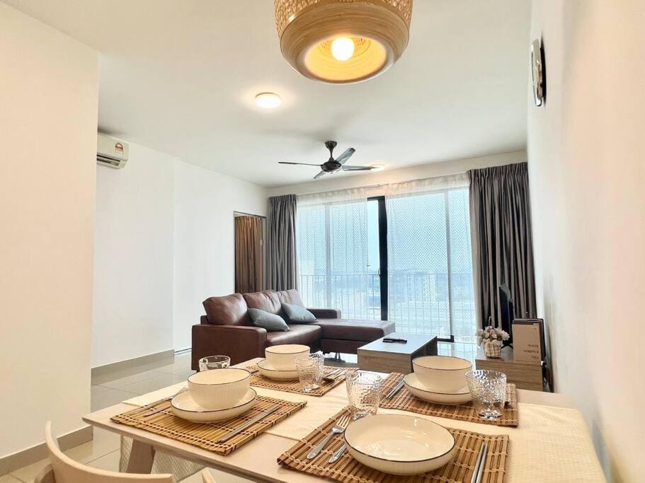 T5 1-10Pax Trefoil Setia Alam 2Room 5Bed WiFi SCCC Apartment in Selangor, Malaysia
