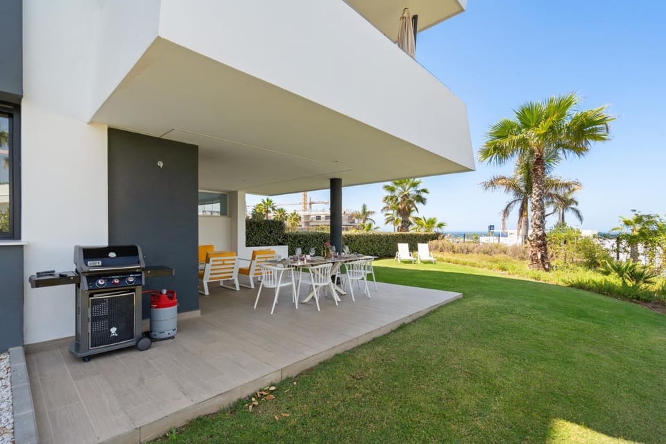 BBQ facilities, Garden, Balcony/Terrace