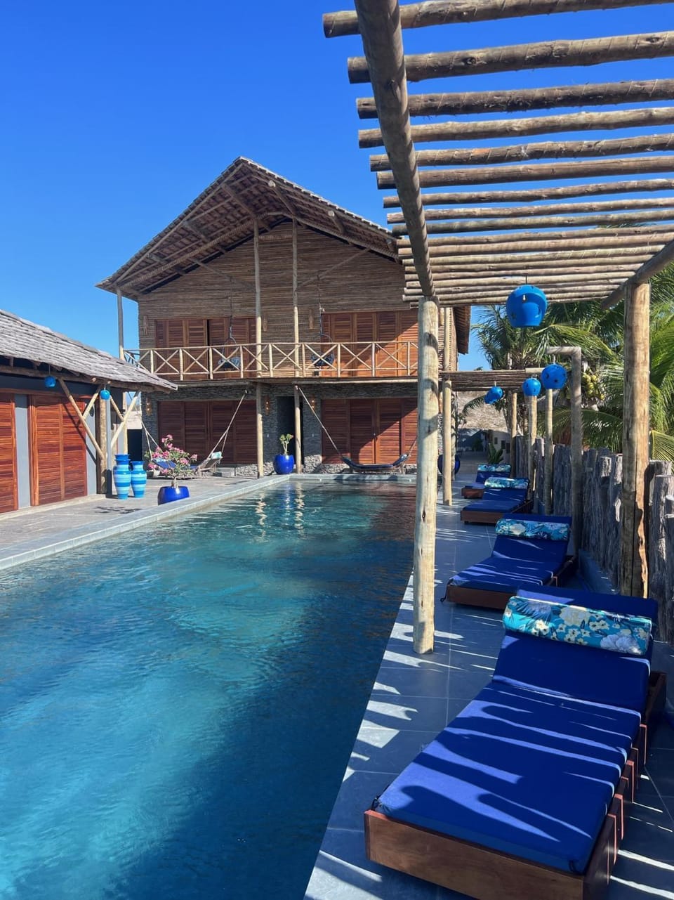 Property building, Swimming pool
