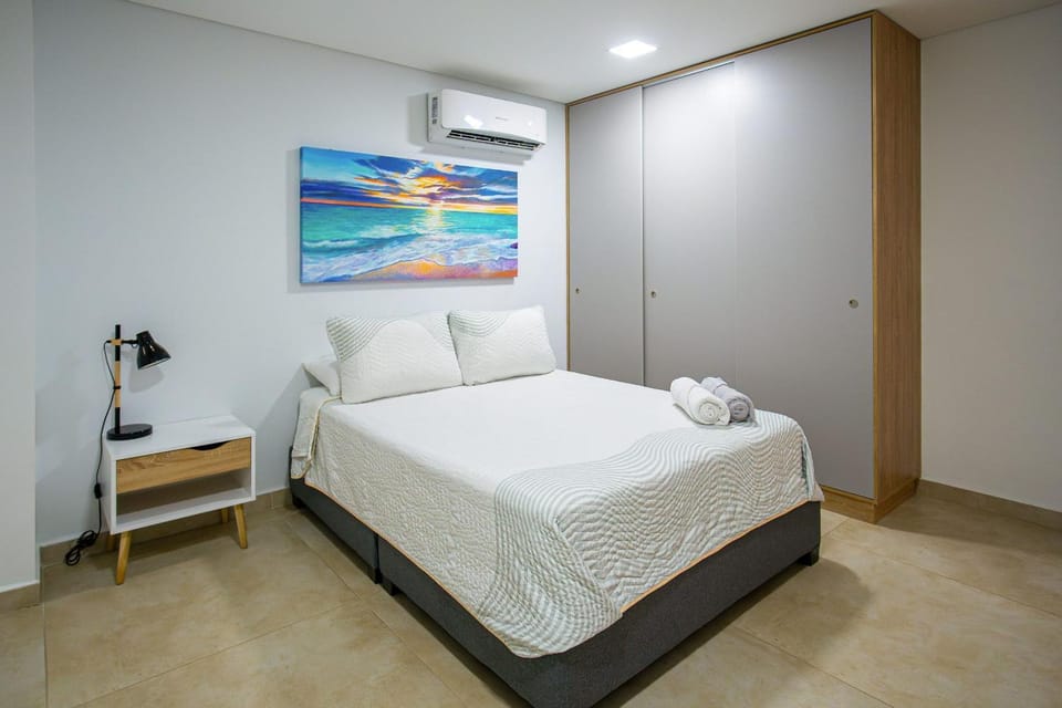 Photo of the whole room, Bedroom