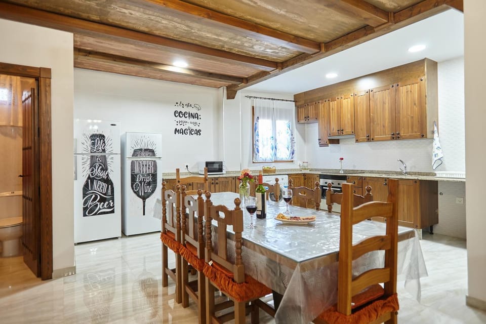 Property building, Kitchen or kitchenette, Living room
