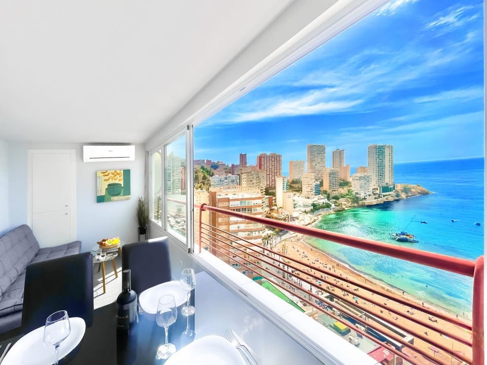 Sky 21-floor Frontline Levante Coblanca Apartment Apartment in Benidorm