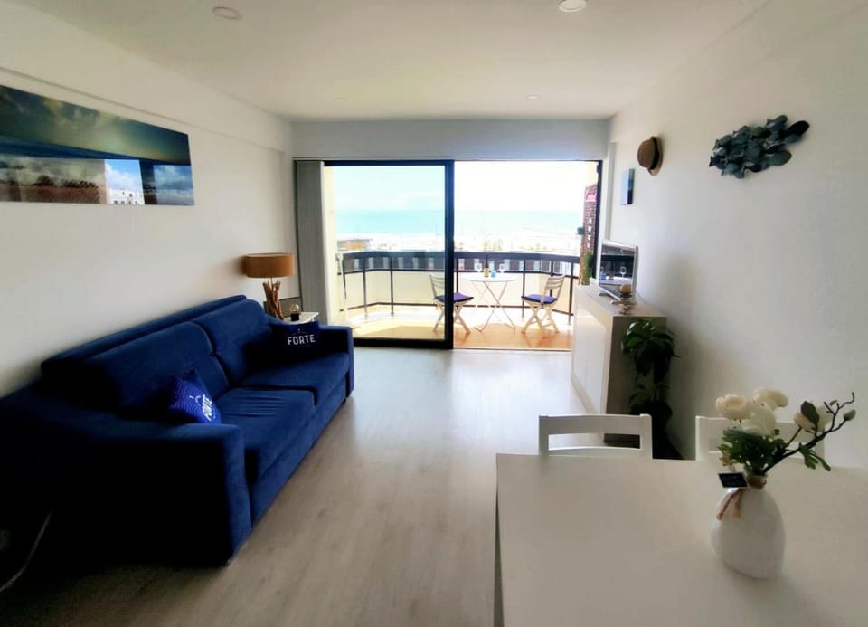 Living room, Sea view