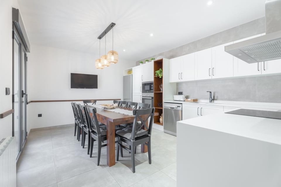 Property building, Kitchen or kitchenette, Living room