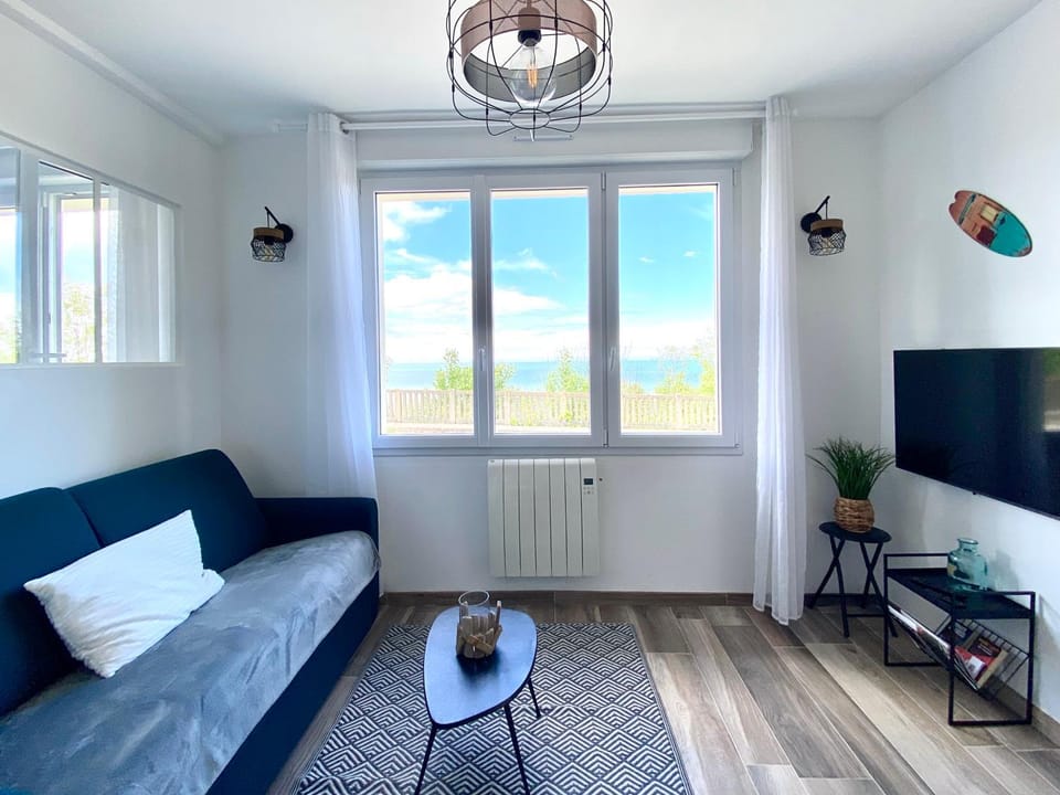 Living room, Sea view
