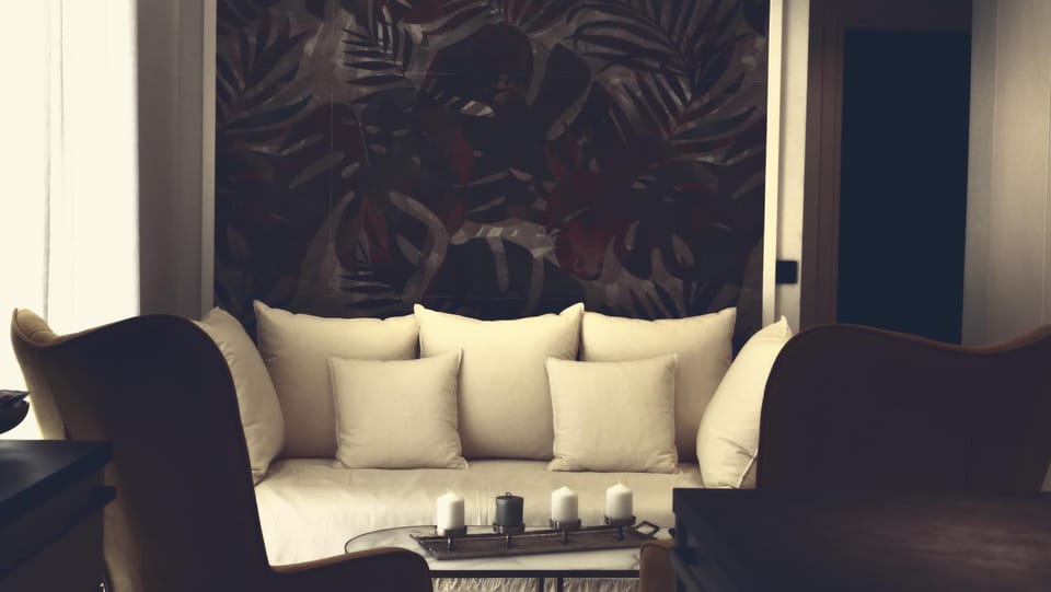 Living room, Seating area