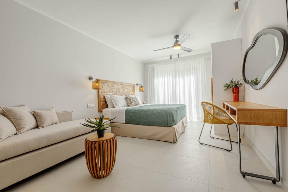 Living room, Bedroom