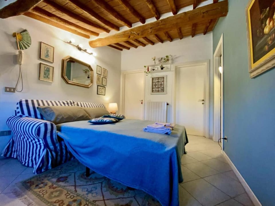 Mansarda sulle Mura - Steps from the Leaning Tower Apartment in Pisa